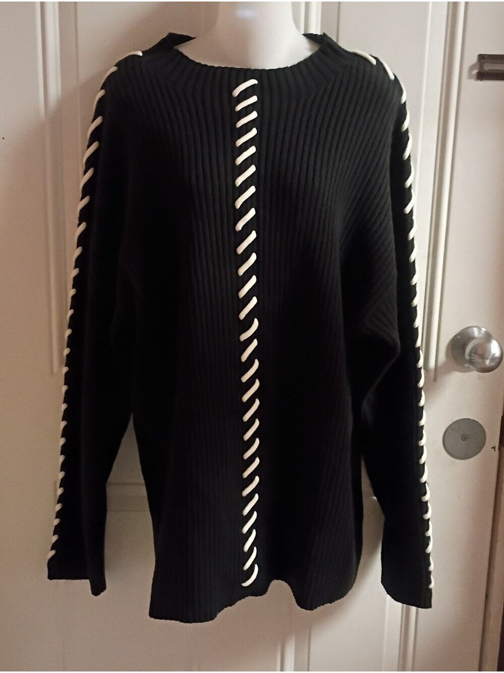 Black Ribbed Sweater with White Contrast Stitching Size 1X